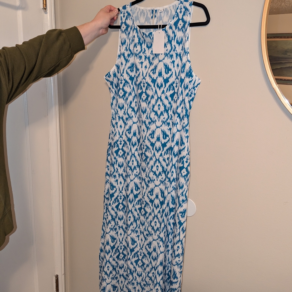 Blue and White Patterned Sleeveless Dress